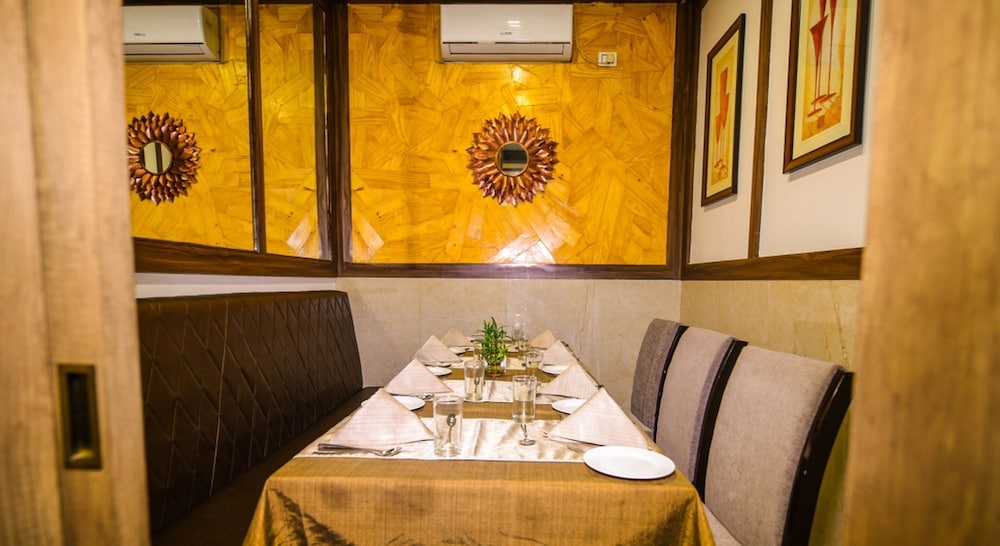Hotel Suraj Palace
