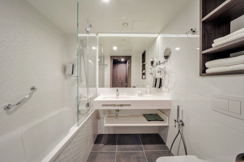 Wellton Riverside SPA Hotel