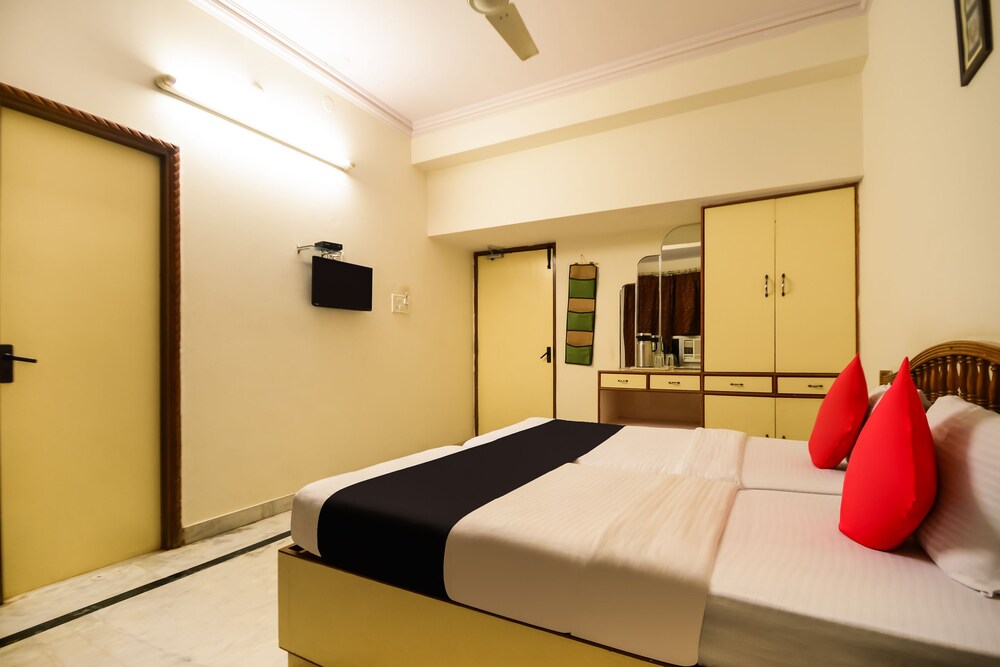 Capital O 7200 Hotel YKS