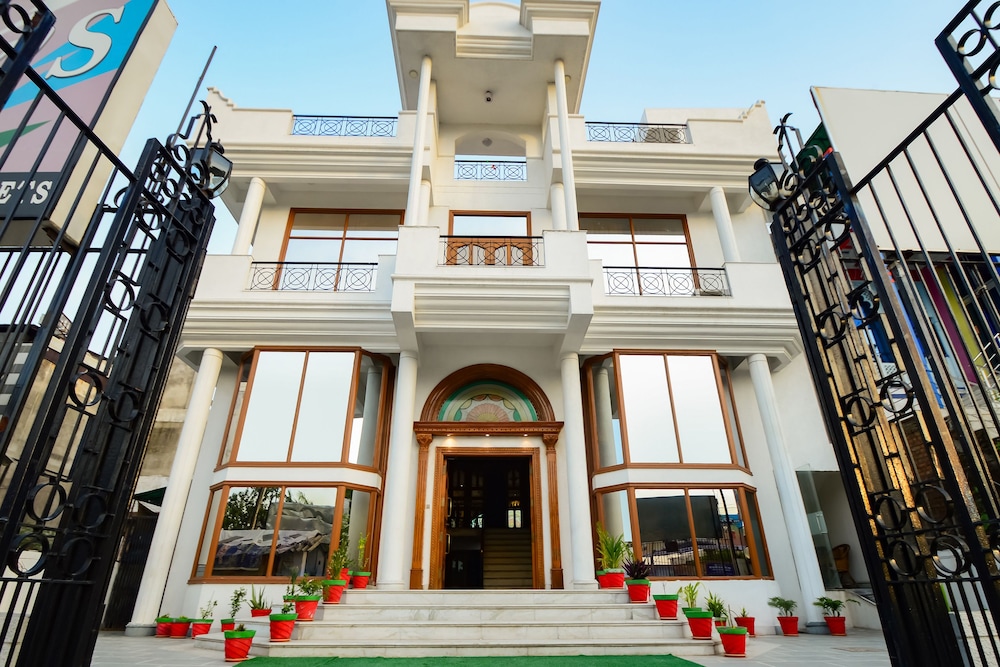 Capital O 7200 Hotel YKS