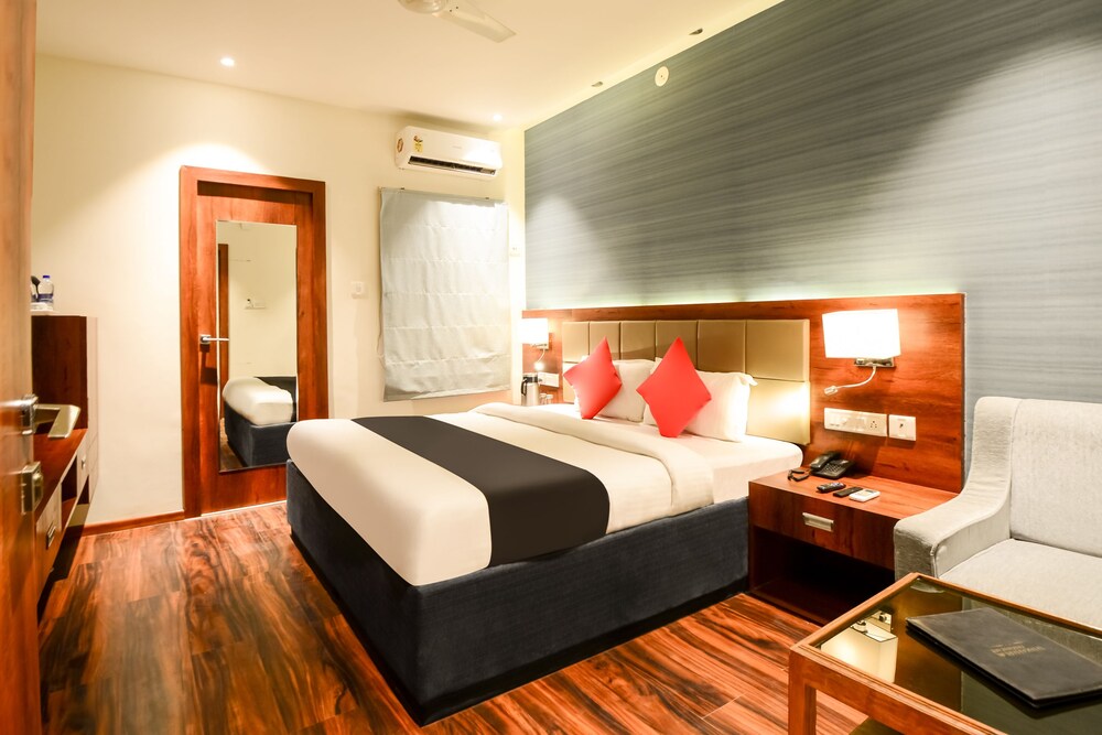 Capital O 7200 Hotel YKS
