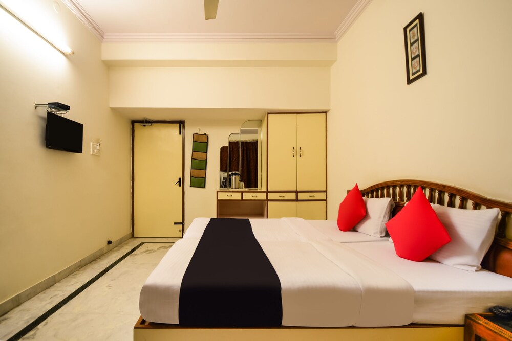 Capital O 7200 Hotel YKS