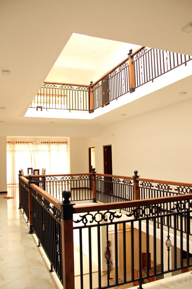Ronaka Airport Transit Hotel