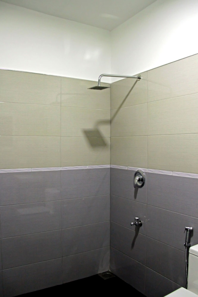 Ronaka Airport Transit Hotel