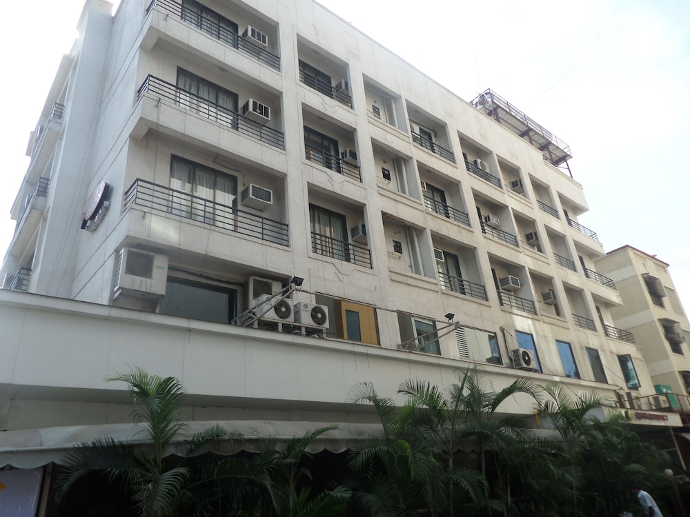 Risshi Residency