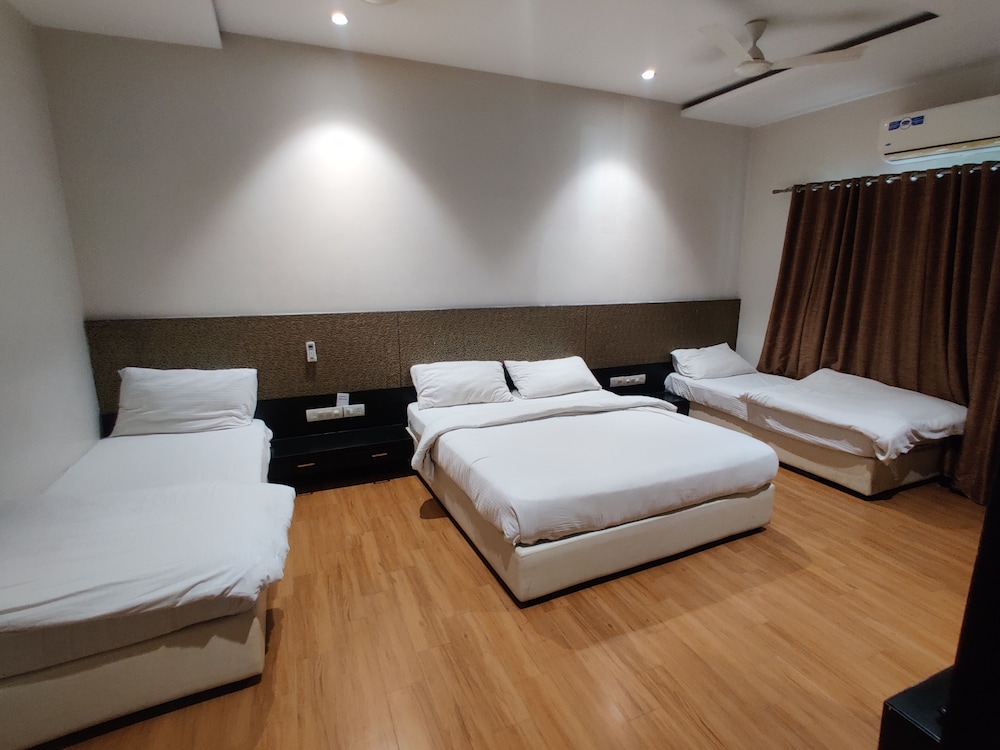Priyanjali Garden and Hotel 