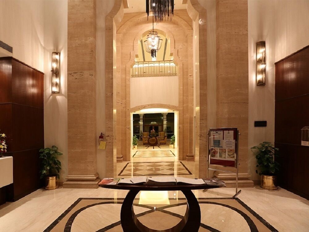 DLF Club 5 - Golf Course Road