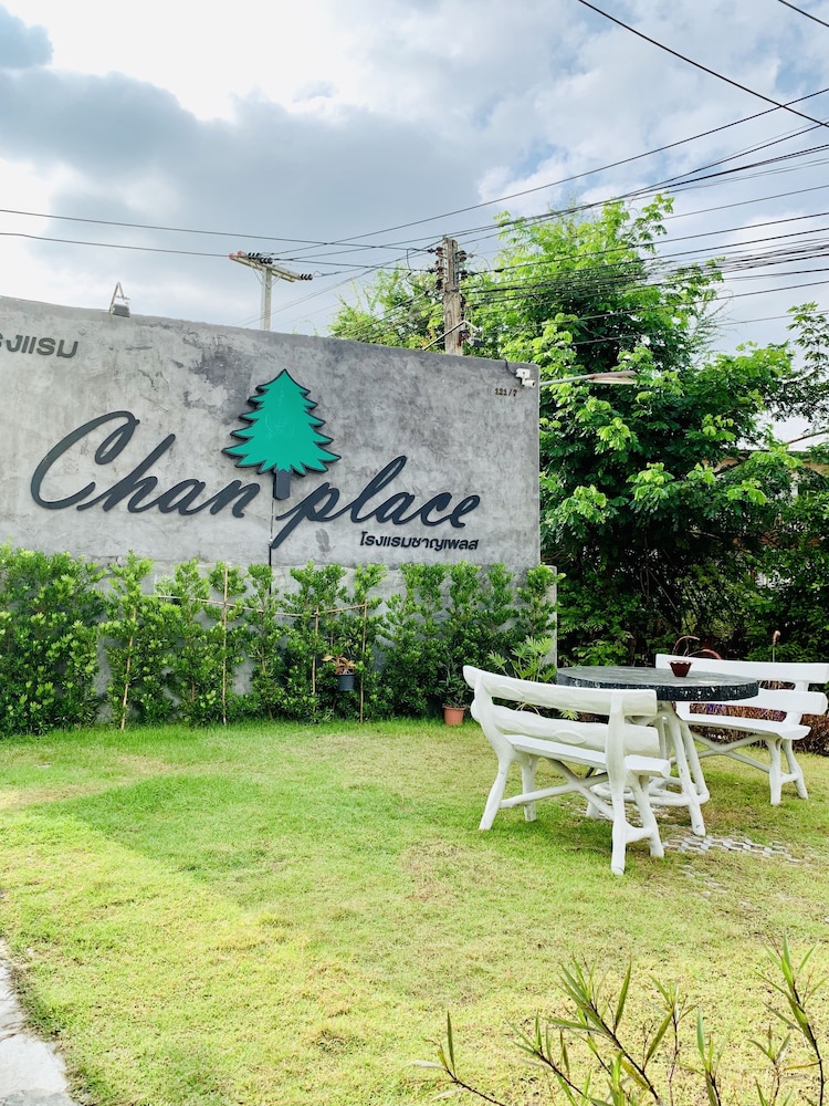 Chan place Hotel