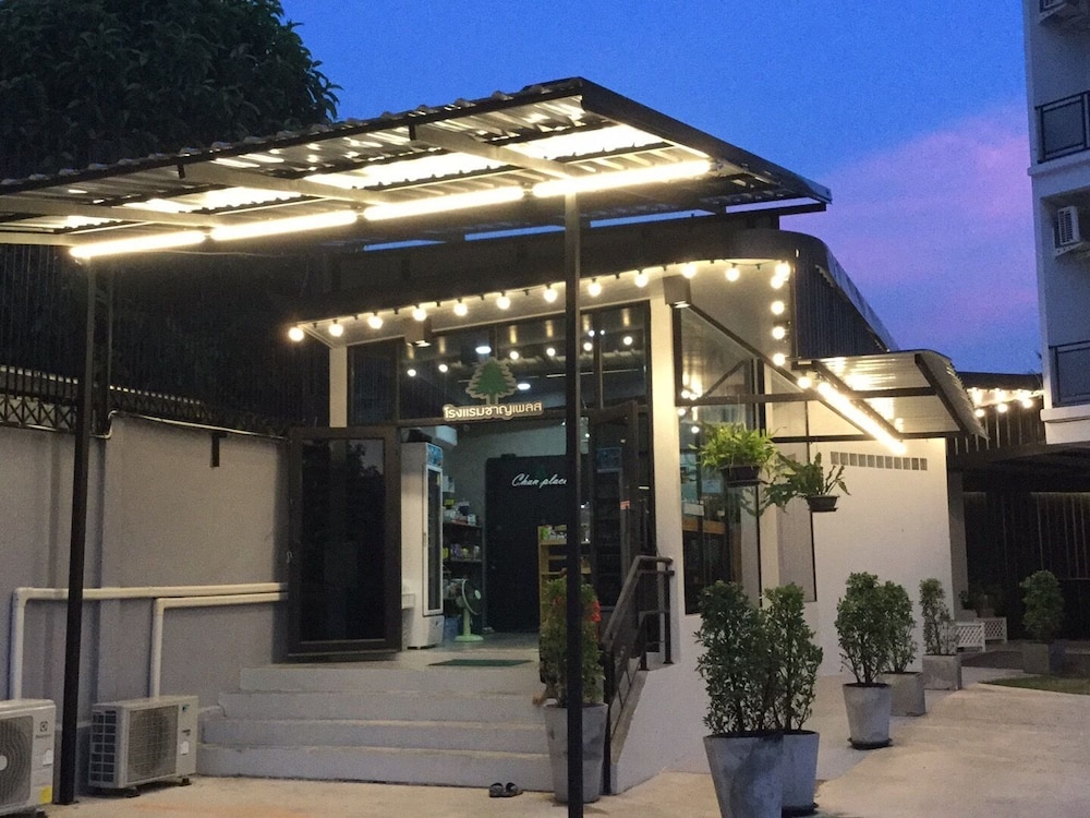 Chan place Hotel