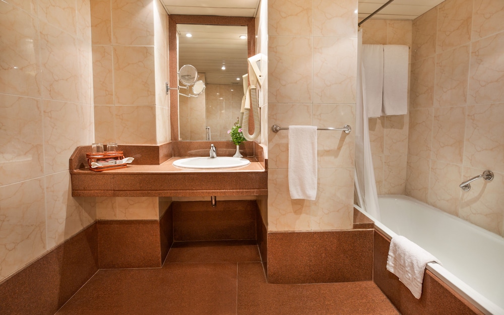 Pyramisa Luxor Hotel and Suites
