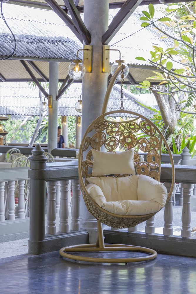 Let's Hyde Pattaya Resort & Villas