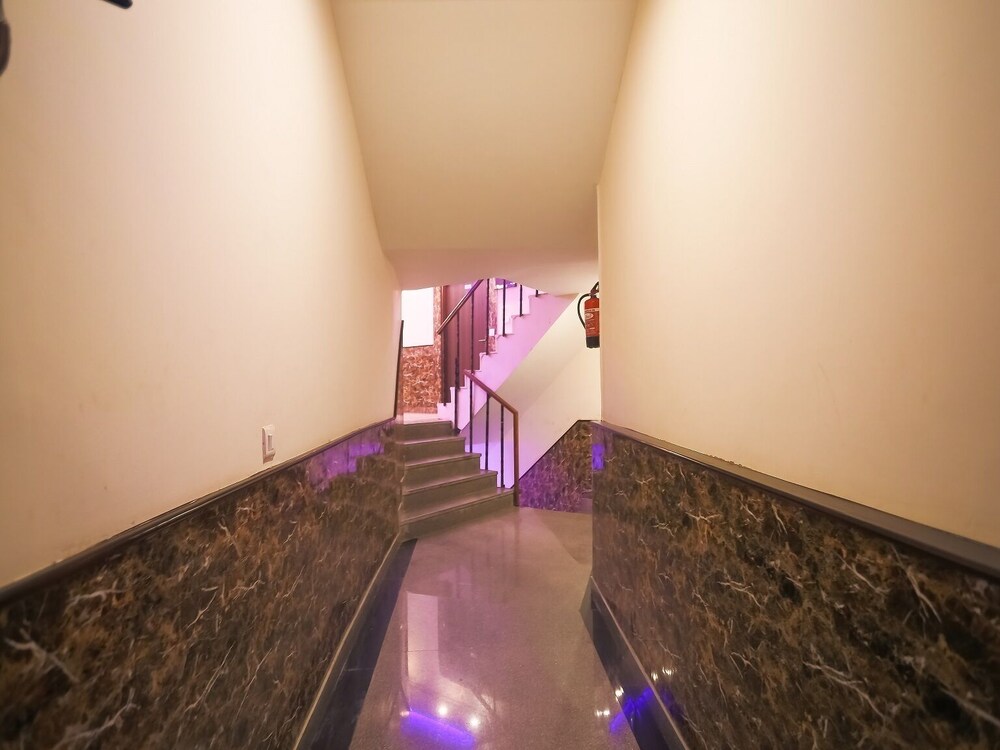 Hotel Deluxe Stay Inn