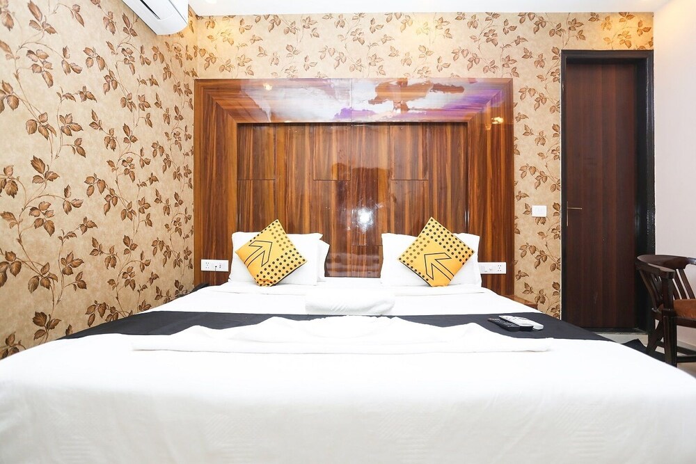 Hotel Deluxe Stay Inn