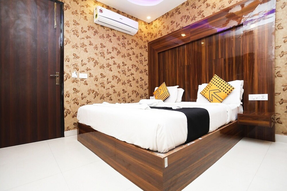 Hotel Deluxe Stay Inn