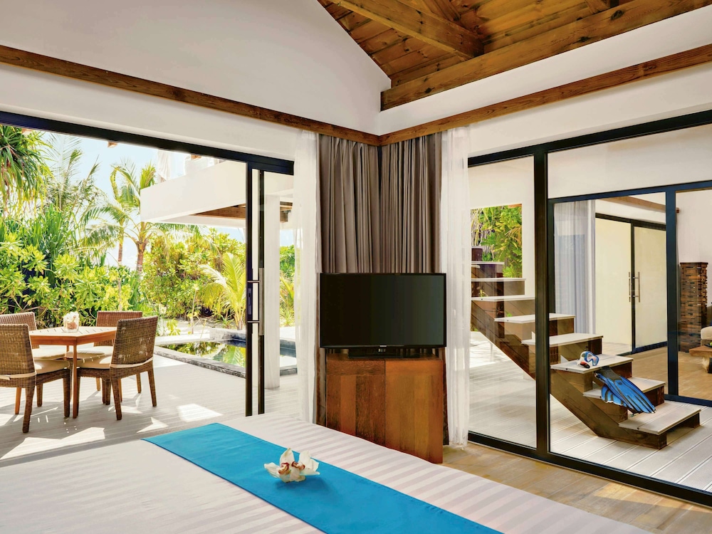 Kuredhivaru Resort and Spa — property photograph 4