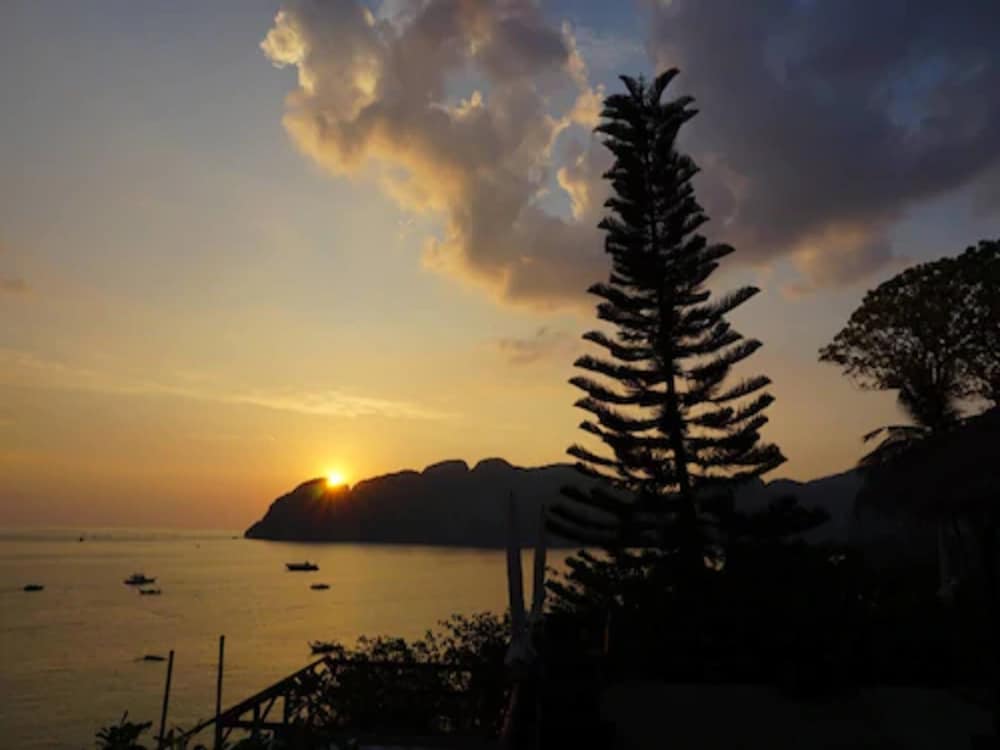 HIP Seaview Resort @ Phi Phi