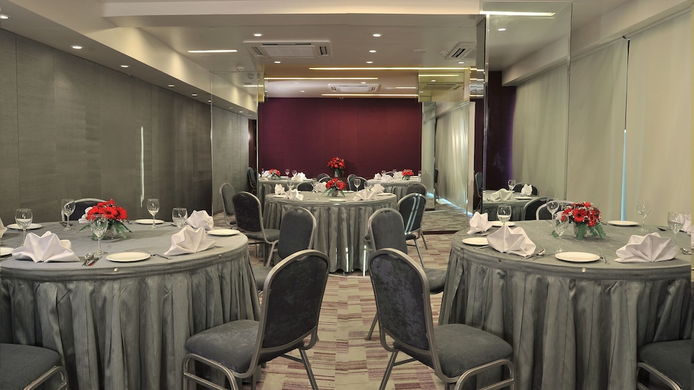 Marasa Sarovar Portico Rajkot - A Sarovar Hotel