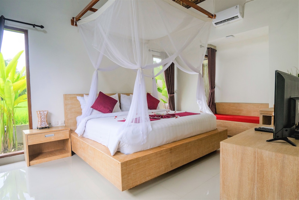 Three Gold Luxury Private Villa