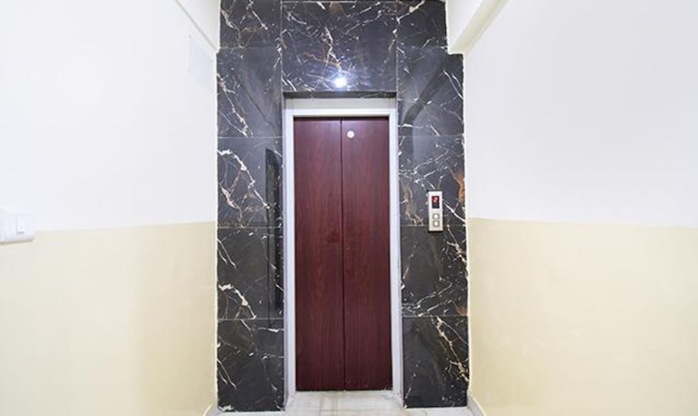 FabHotel Royal Palm