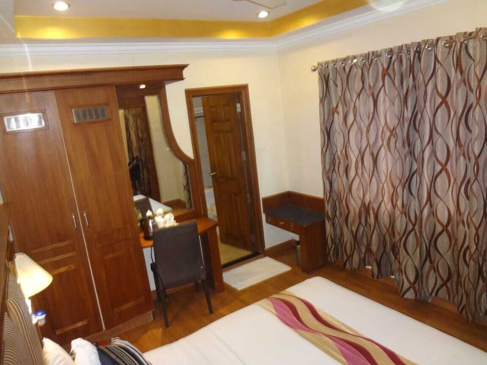 Seasons Thekkady