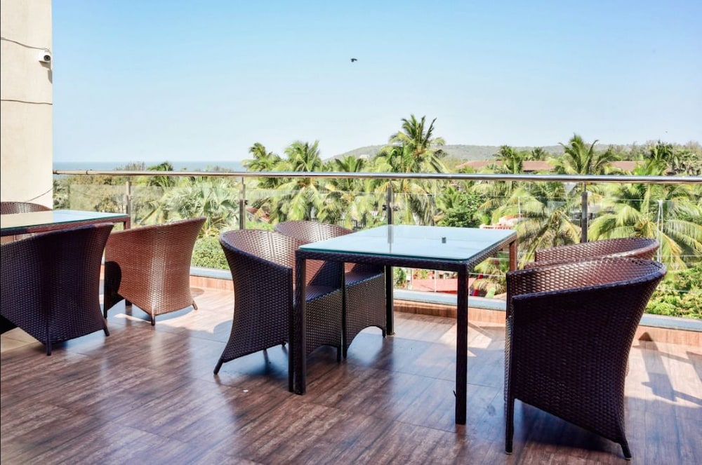 hotel sea shore beach resort