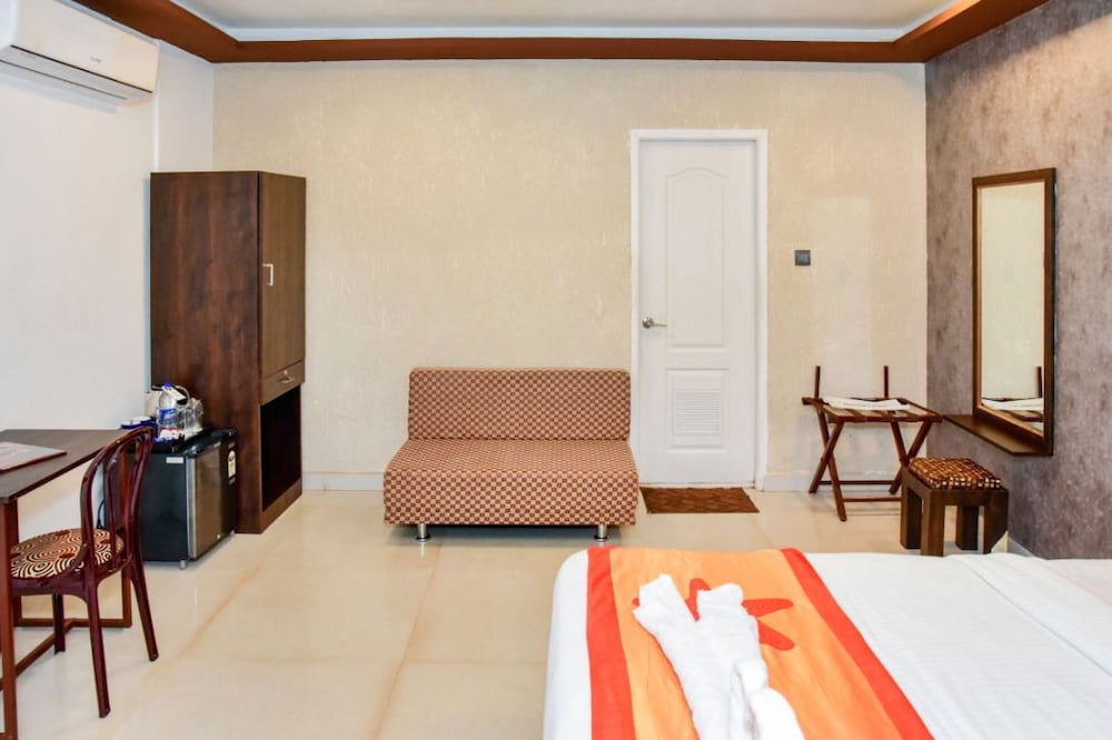 hotel sea shore beach resort