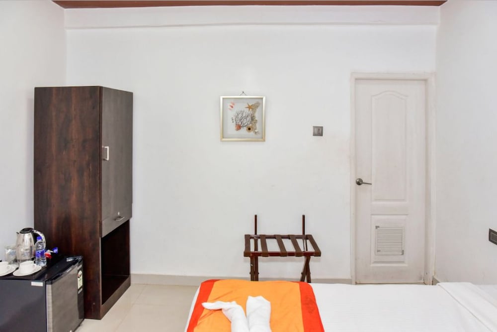 hotel sea shore beach resort