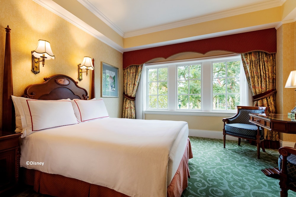 Hong Kong Disneyland Hotel