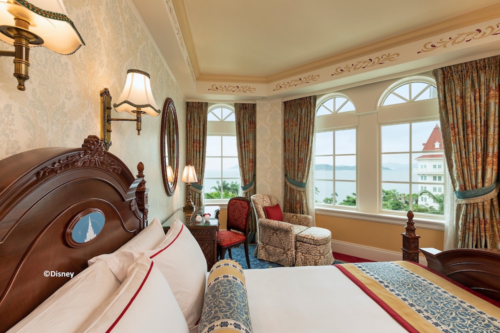 Hong Kong Disneyland Hotel