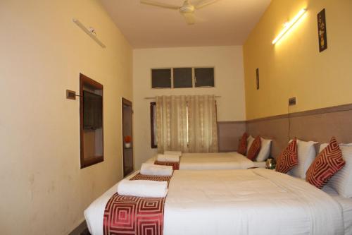 OYO 32997 Hotel Kaveri Bed & Breakfast