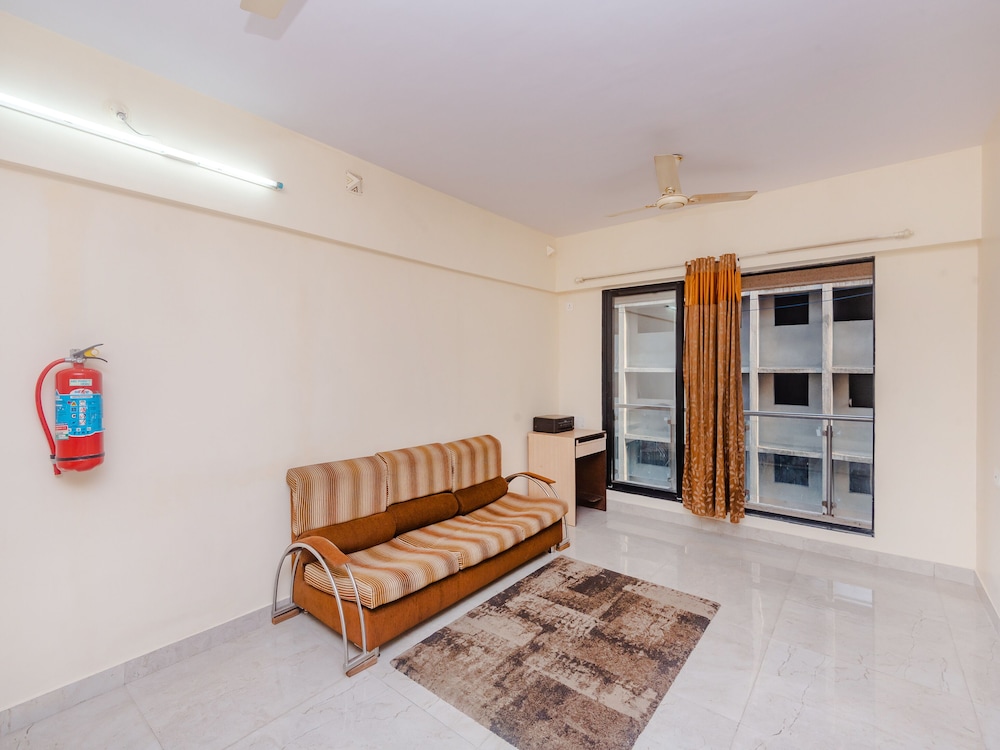 Tuliipstays Kurla Premier Exotica