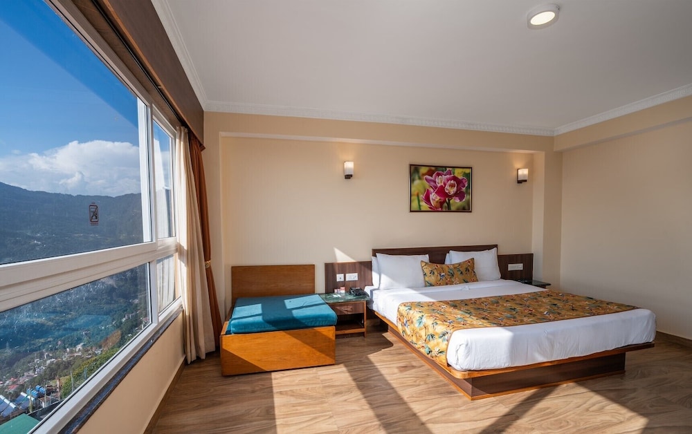 Summit Namnang Courtyard & Spa (MG Marg)