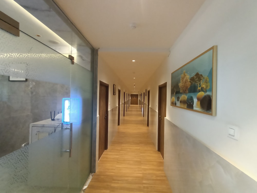 Hotel Moon Lite Residency Marve Malad