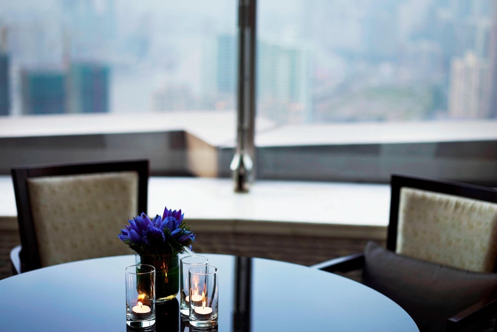 Sheraton Grand Shanghai Pudong Hotel & Residences