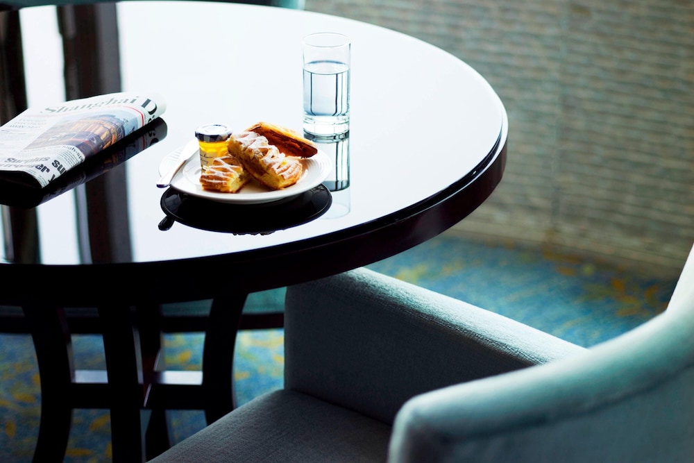 Sheraton Grand Shanghai Pudong Hotel & Residences