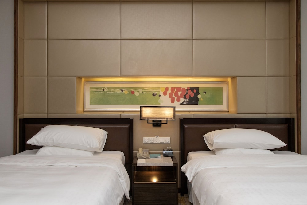 Sheraton Grand Shanghai Pudong Hotel & Residences