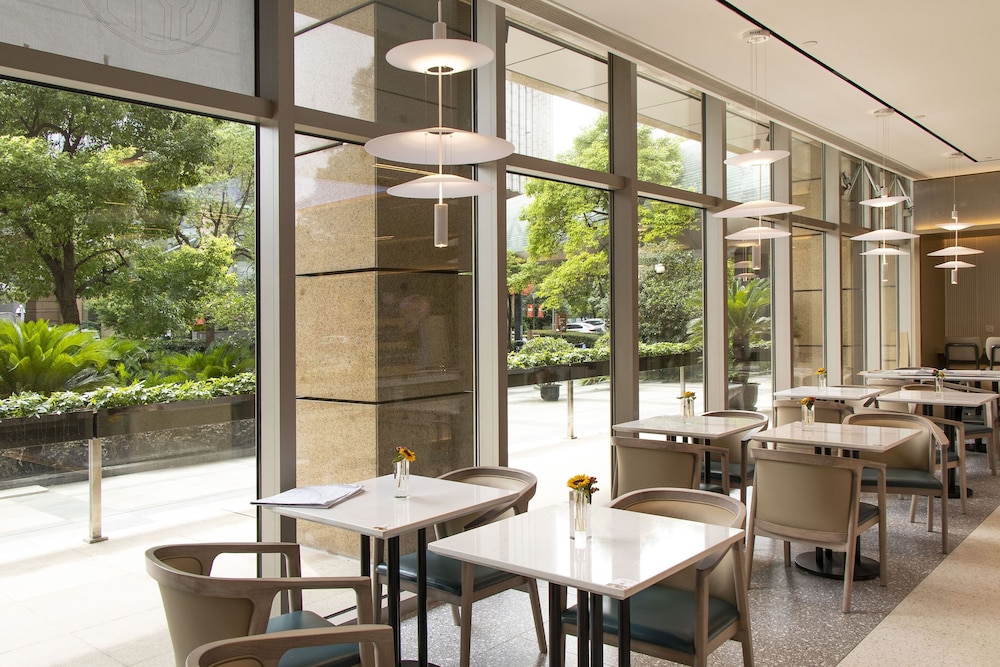 Sheraton Grand Shanghai Pudong Hotel & Residences
