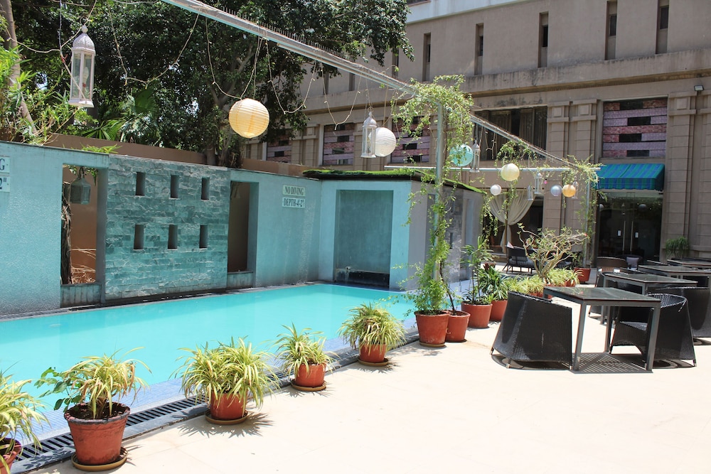 Pride Plaza Hotel Ahmedabad
