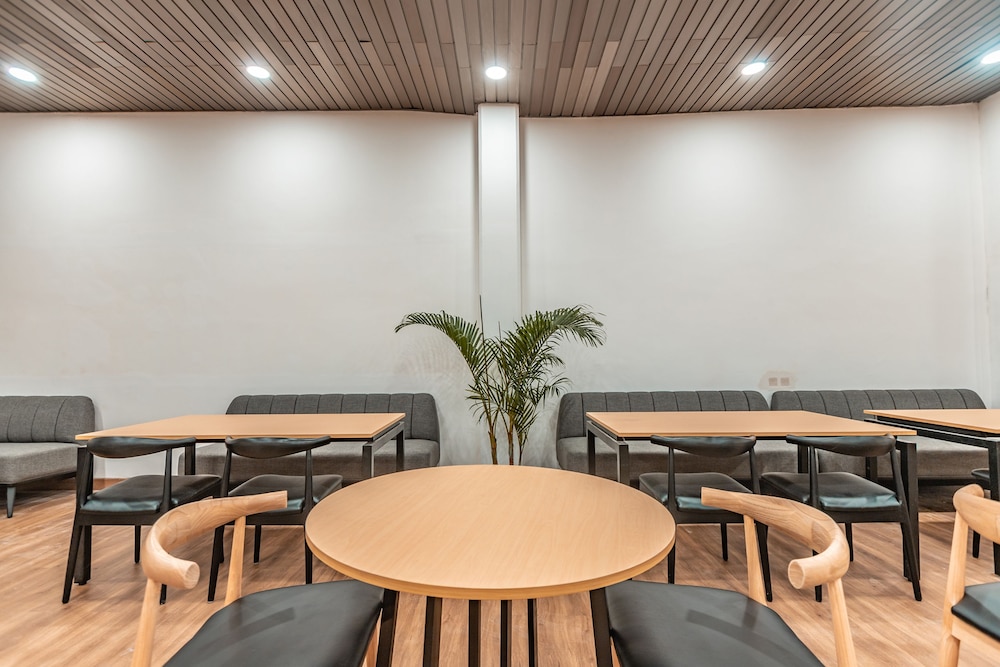 OYO Townhouse 2 Hotel Gunung Sahari