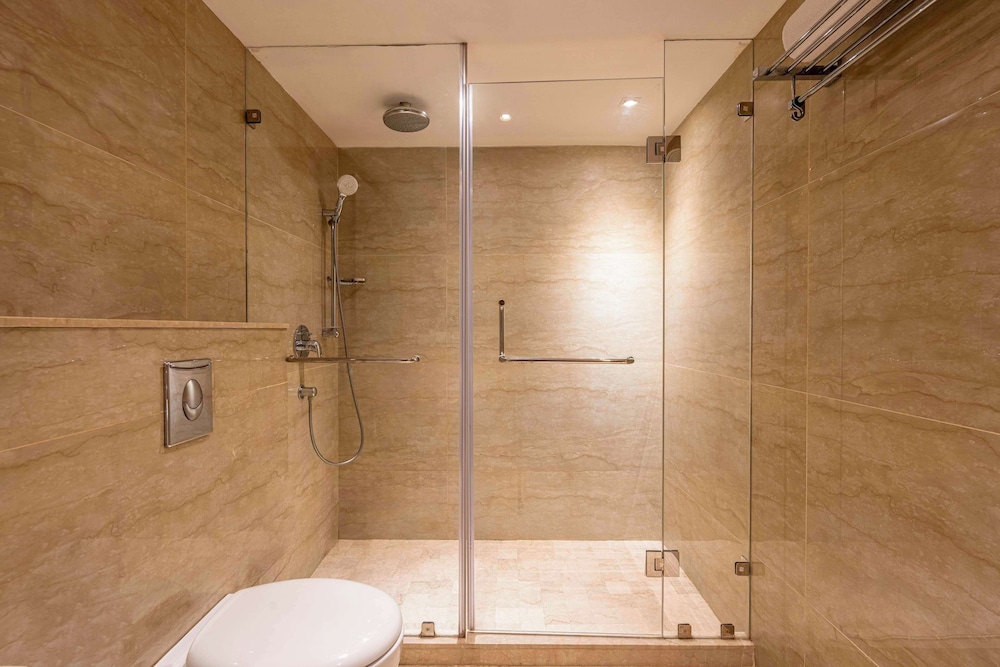Svelte Hotel and Personal Suites