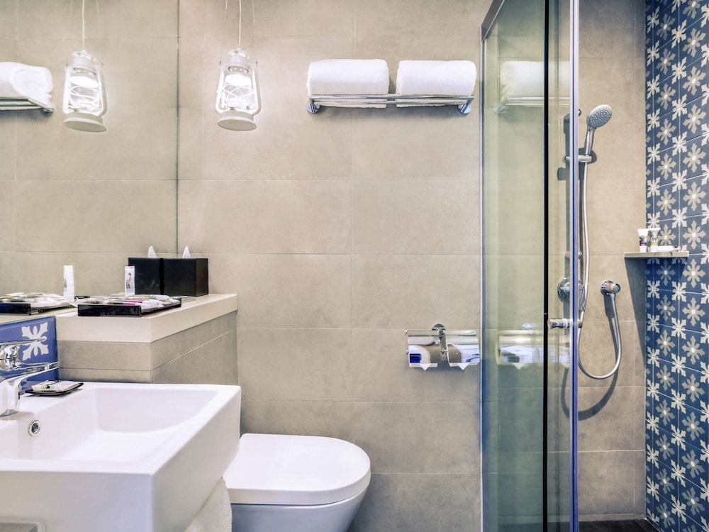 Mercure Singapore on Stevens