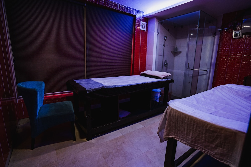 HOTEL TURQUOISE (The Revolving Restaurant)