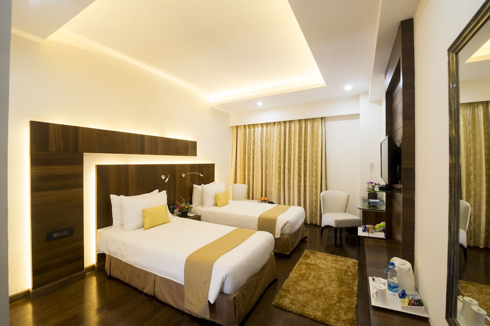 HOTEL TURQUOISE (The Revolving Restaurant)