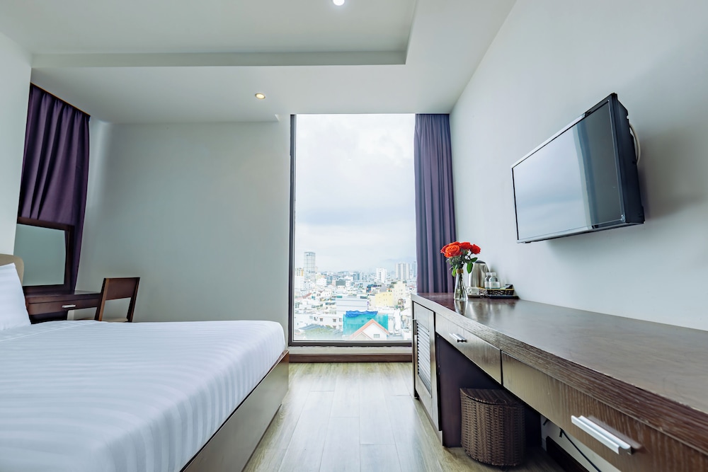 Golden Sun Hotel