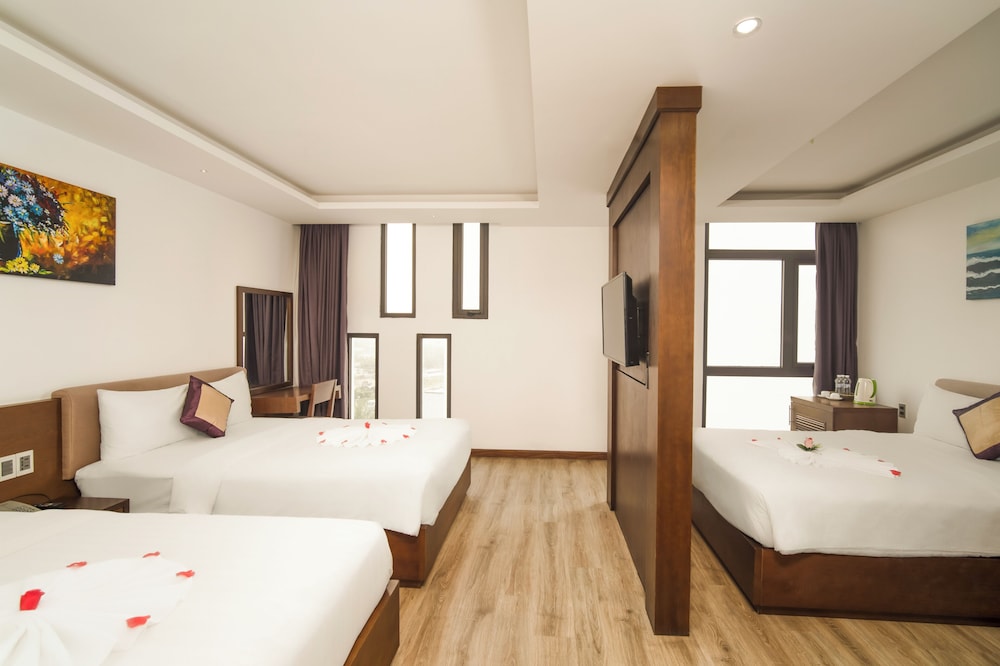 Golden Sun Hotel