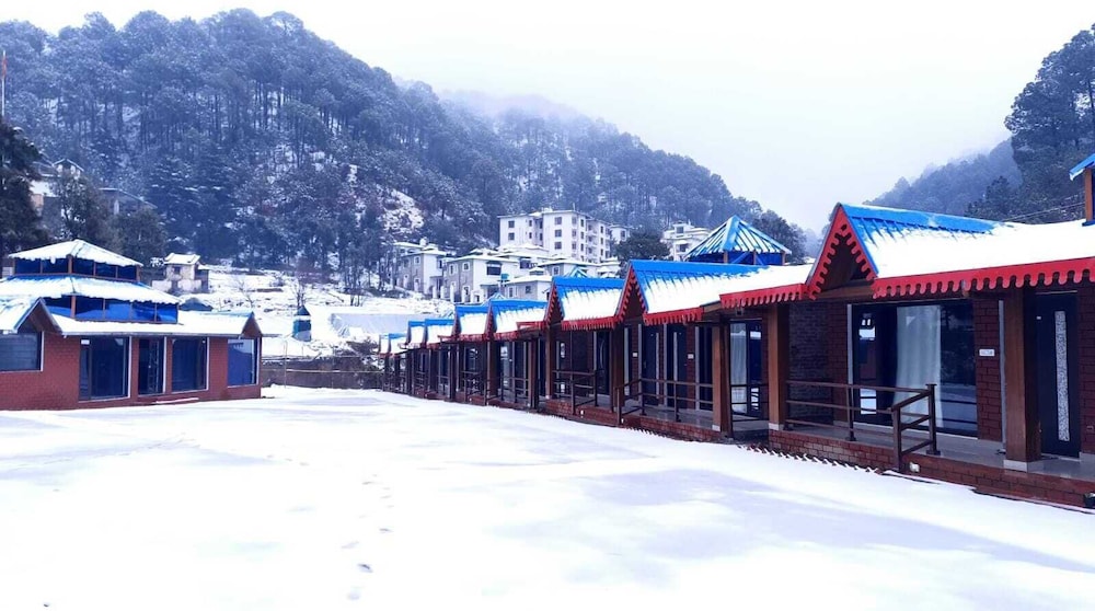 Sol Glow Resort Near Kainchi Dham
