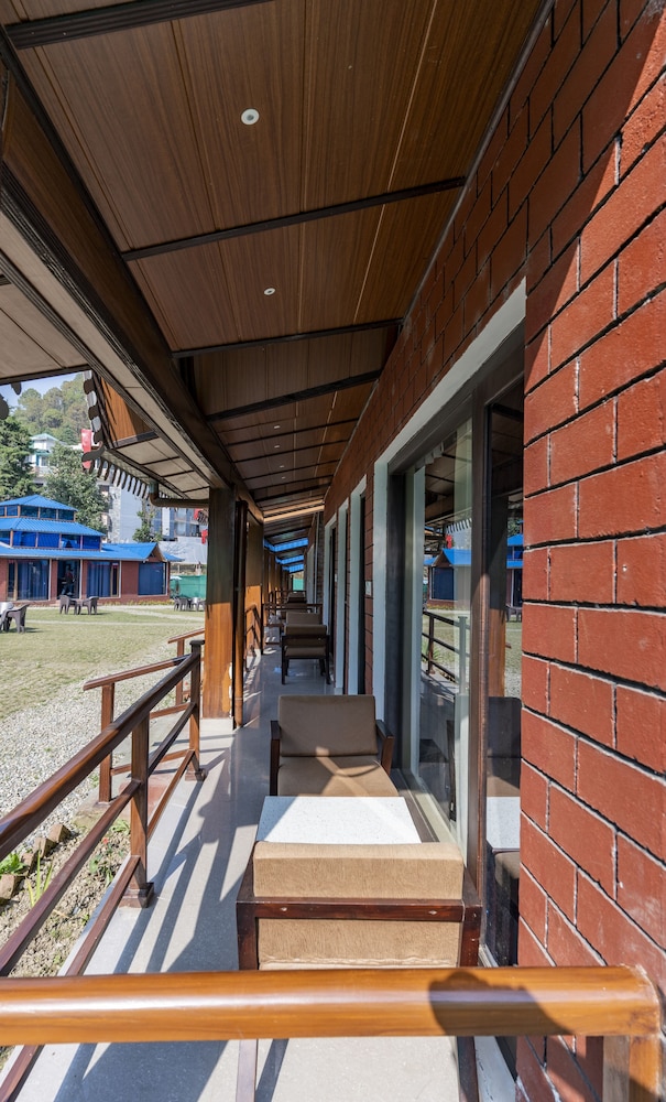 Sol Glow Resort Near Kainchi Dham