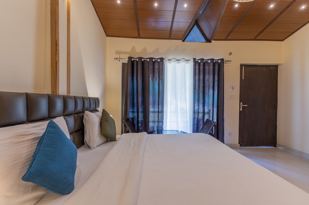 Sol Glow Resort Near Kainchi Dham