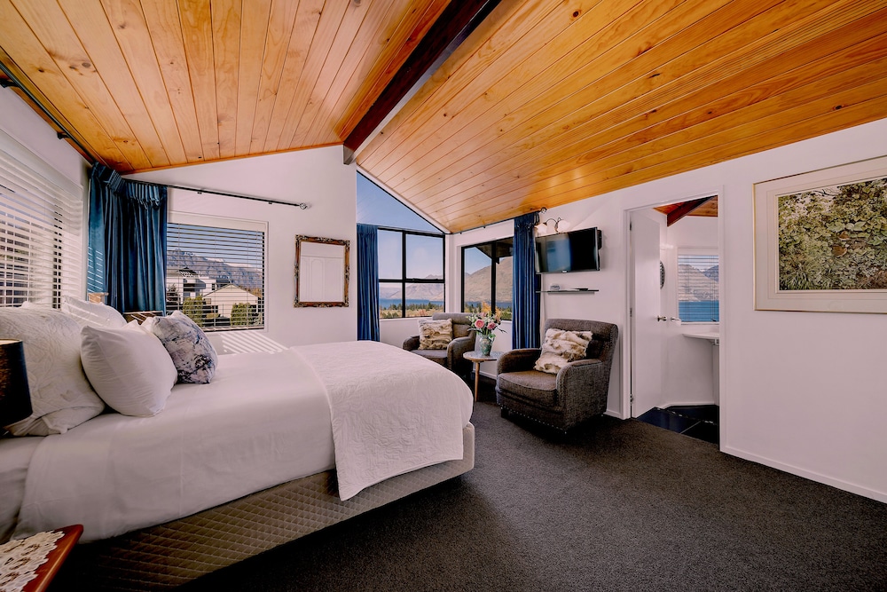 Balmoral Lodge