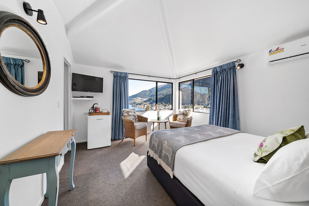 Balmoral Lodge